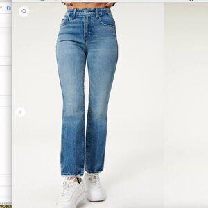 GOOD CURVE STRAIGHT JEANS. NEVER WORN TAGS ON***